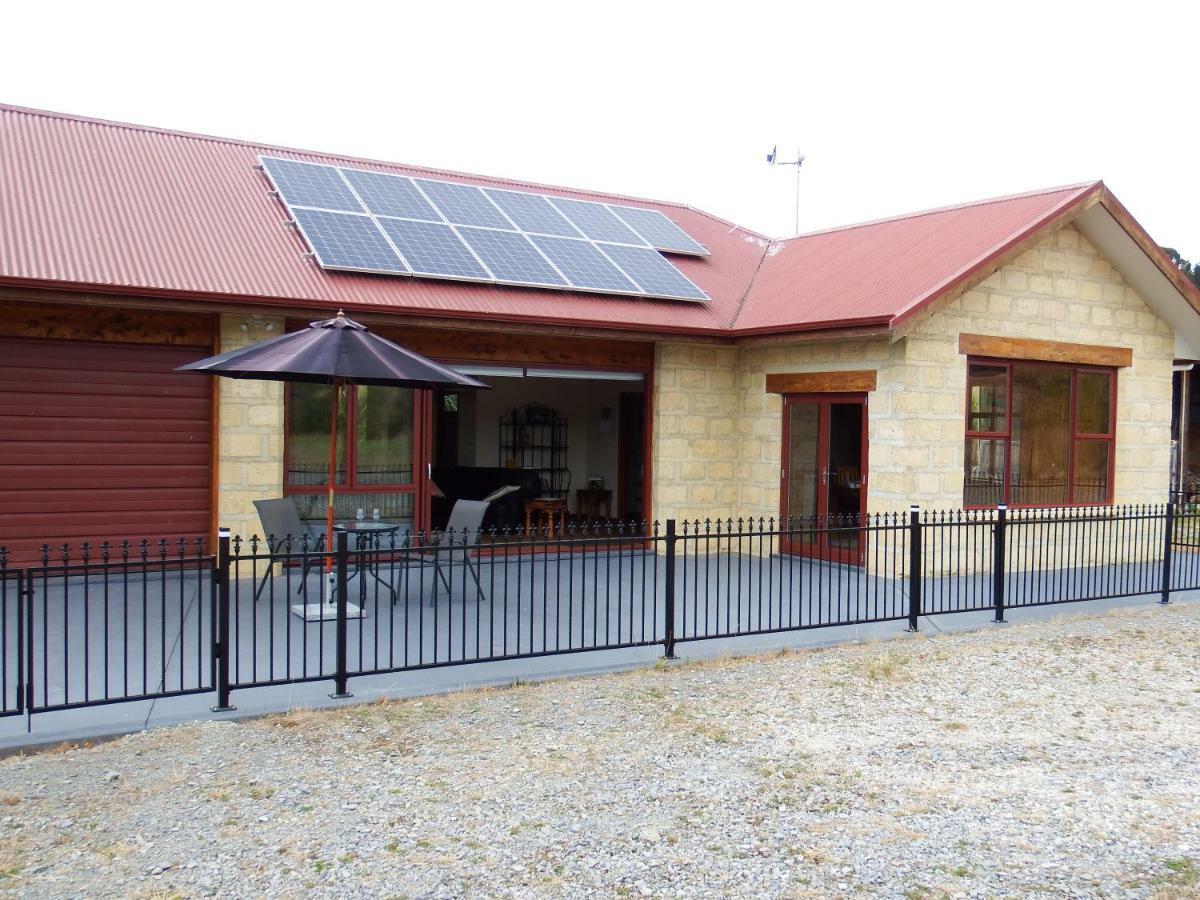 Mahana Farm Cottage Bagian luar foto